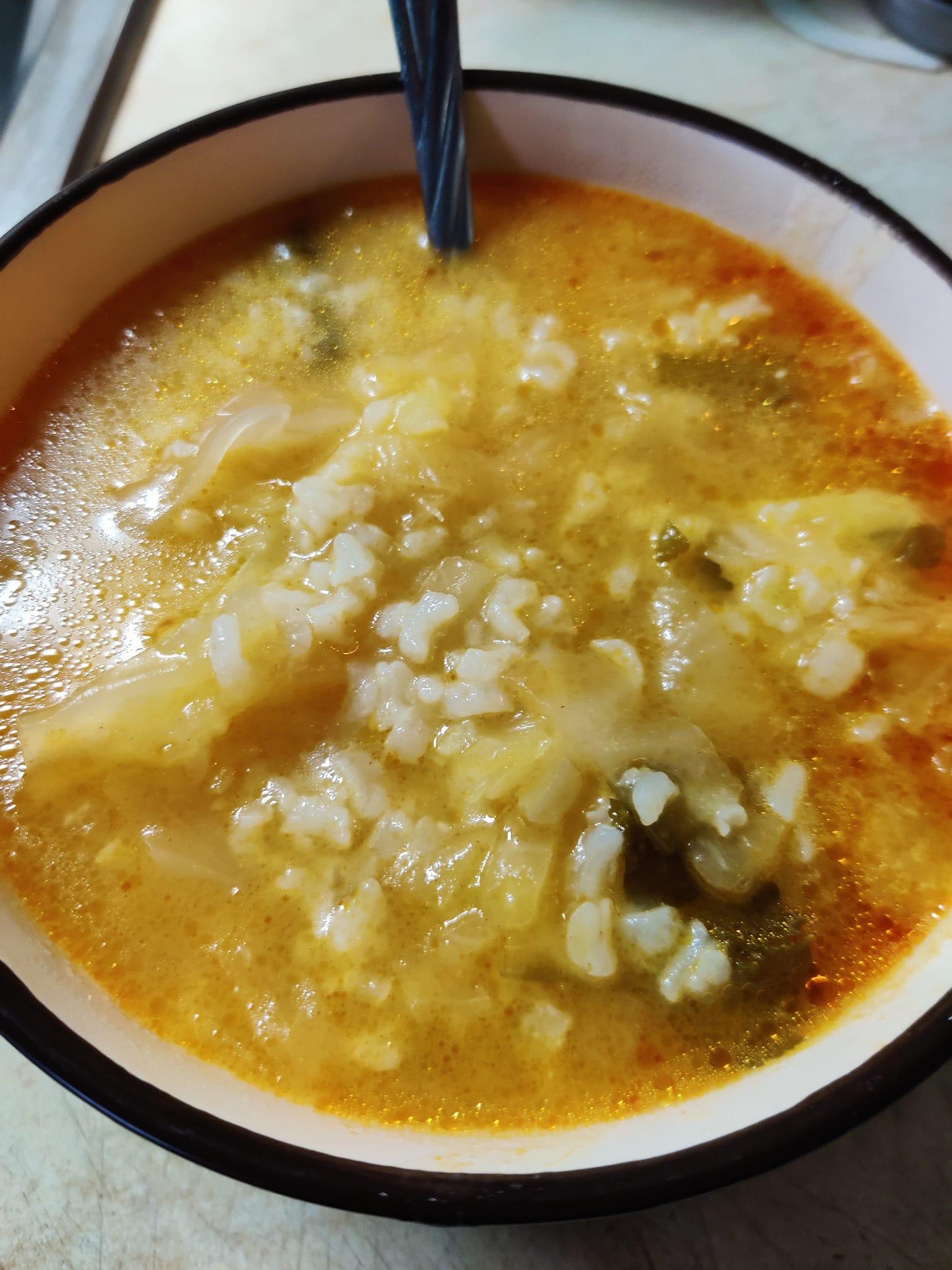 σούπα -με- λάχανο- τουρσί-