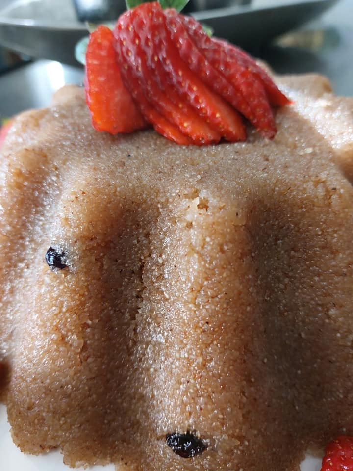 Χαλεπιανά-χαλβάς-σιμιγδαλένιος-με-σταφίδες-μήλο-και-φιστίκια Αιγίνης-συνταγή- Χαλεπιανά-χαλβάς-σιμιγδαλένιος-με-σταφίδες-μήλο-και-φιστίκια Αιγίνης-συνταγή-