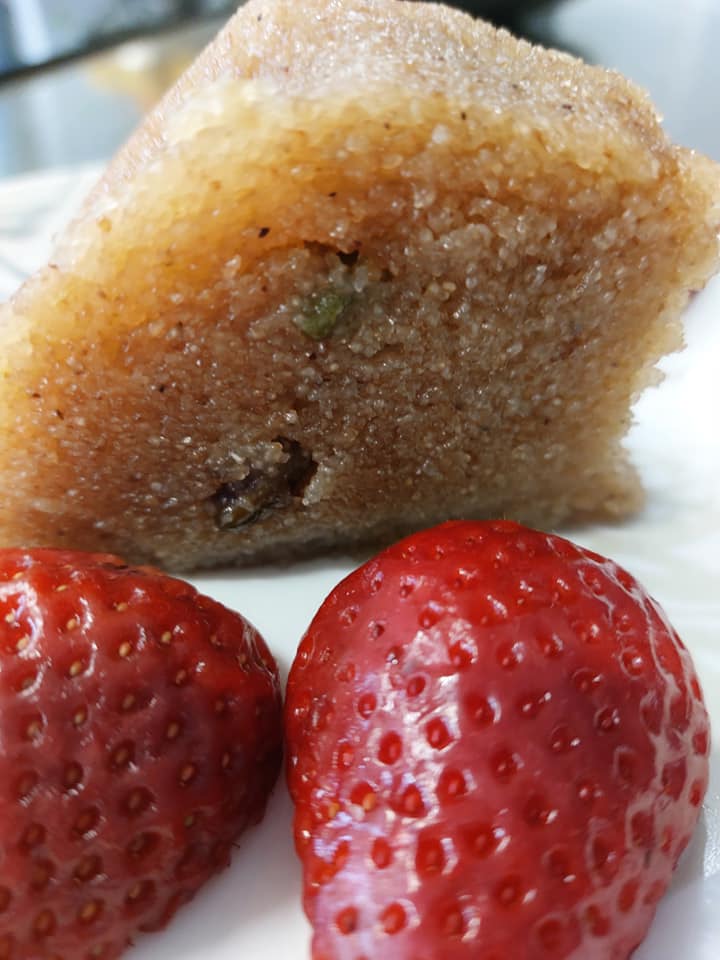 Χαλβάς- σιμιγδαλένιος- με- φιστίκια- Αιγίνης- Χαλβάς- σιμιγδαλένιος- με- φιστίκια- Αιγίνης-