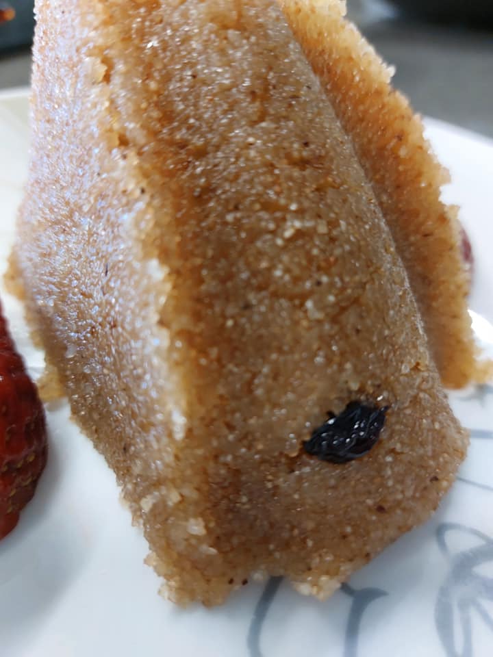 Χαλβάς- σιμιγδαλένιος- με- φιστίκια- Αιγίνης- Χαλβάς- σιμιγδαλένιος- με- φιστίκια- Αιγίνης-