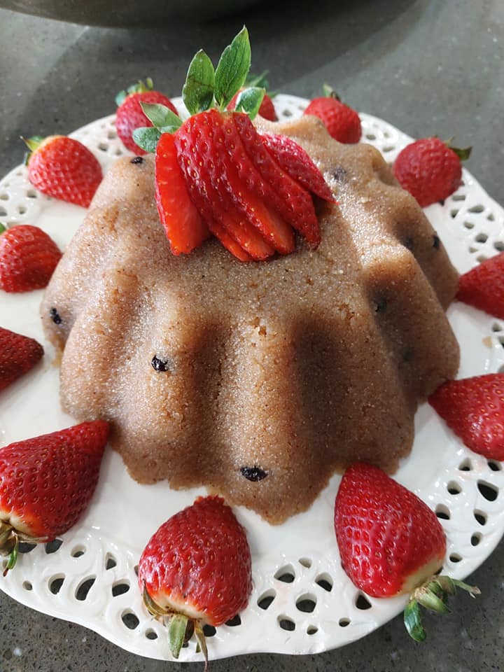 Χαλβάς- σιμιγδαλένιος- με- φιστίκια- Αιγίνης- Χαλβάς- σιμιγδαλένιος- με- φιστίκια- Αιγίνης-