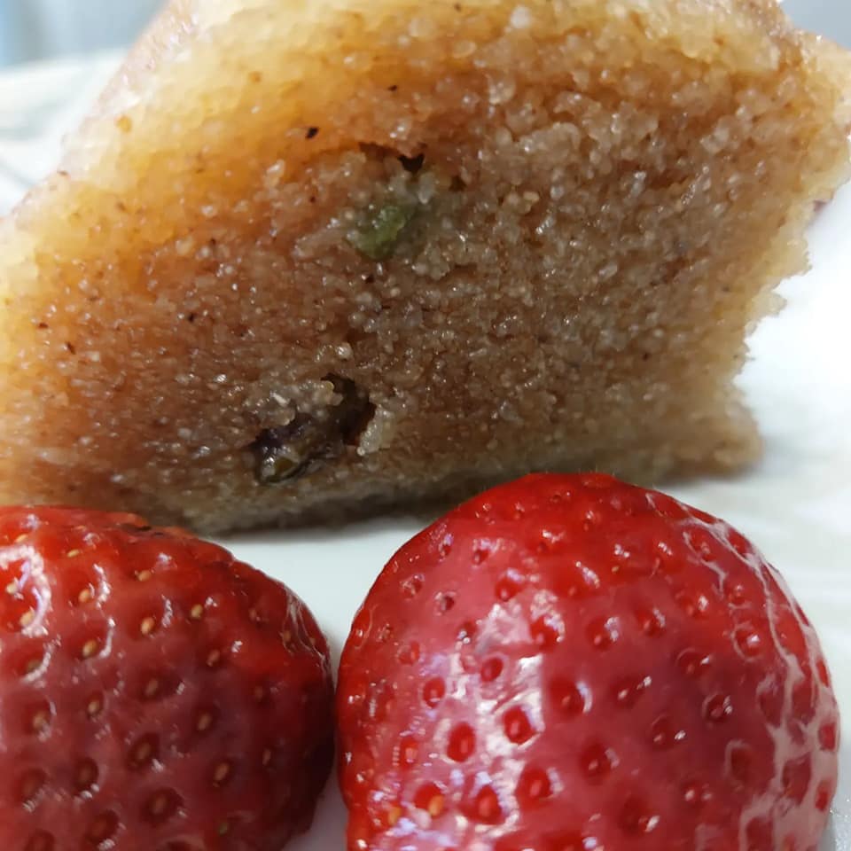 Χαλβάς- σιμιγδαλένιος- με- φιστίκια- Αιγίνης- Χαλβάς- σιμιγδαλένιος- με- φιστίκια- Αιγίνης-