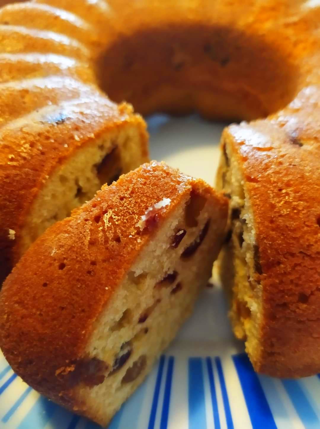 νηστίσιμο- κέικ- μπανάνας- με -σταφίδες- νηστίσιμο- κέικ- μπανάνας- με -σταφίδες-