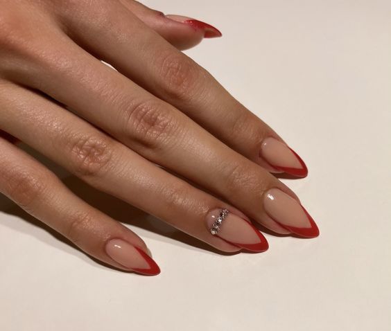 γαλλικό μανικιούρ-στις-κυρίαρχες τάσεις-την-Άνοιξη 2022-