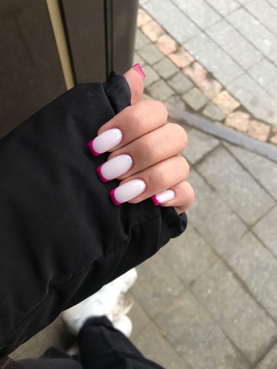 γαλλικό μανικιούρ-στις-κυρίαρχες τάσεις-την-Άνοιξη 2022-