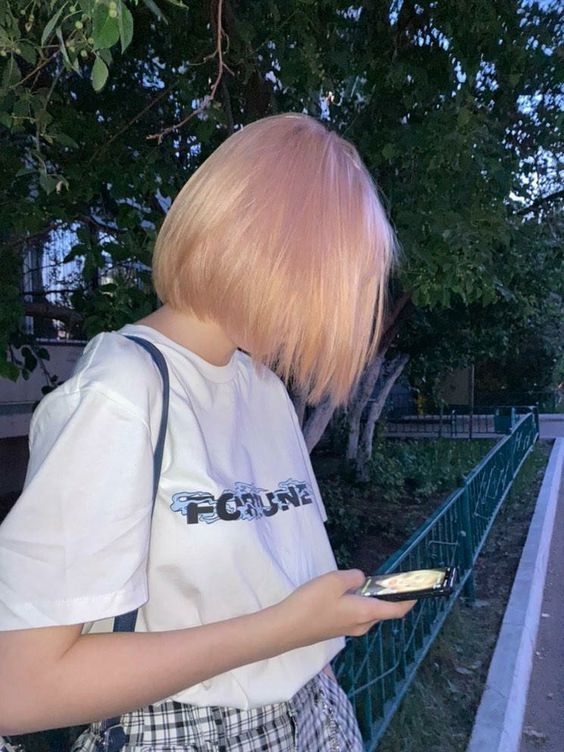 ροζ μαλλιά-τάσεις-Άνοιξη Καλοκαίρι 2022-στα-μαλλιά-ιδέες-