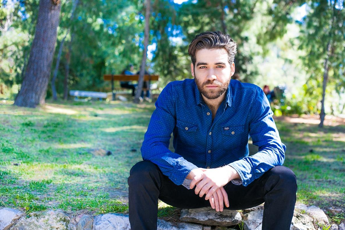 Σασμός: Tο παρελθόν του Σταύρου