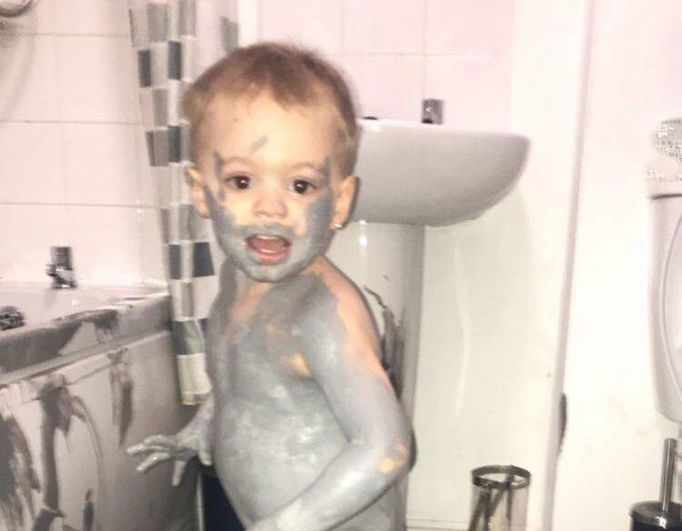 το-πιο-άτακτο-παιδί-του-κόσμου-διέλυσε-12-τηλεοράσεις- το-πιο-άτακτο-παιδί-του-κόσμου-διέλυσε-12-τηλεοράσεις-