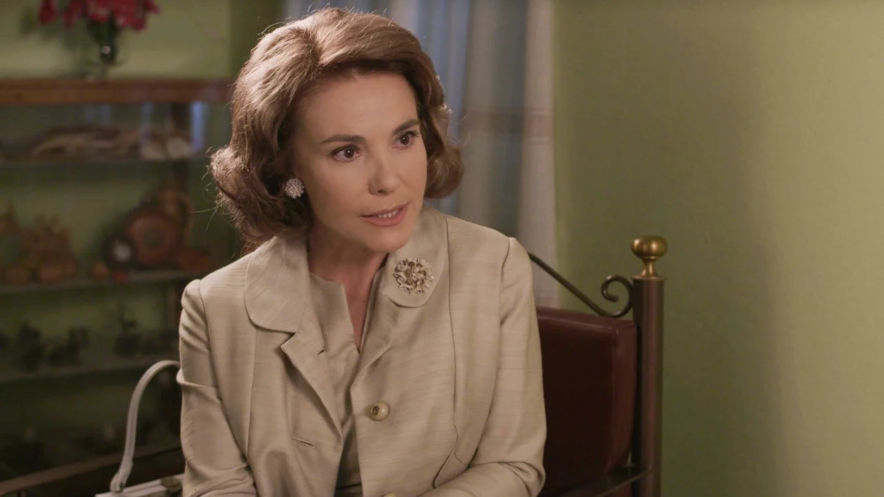 Άγριες-Μέλισσες-Αντιγόνη