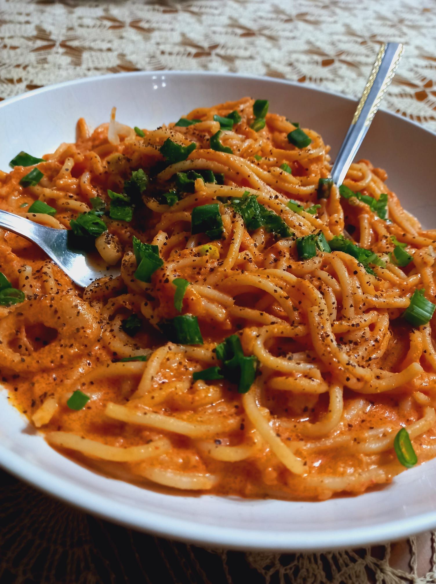 Μακαρόνια -με- σάλτσα- ταραμά-