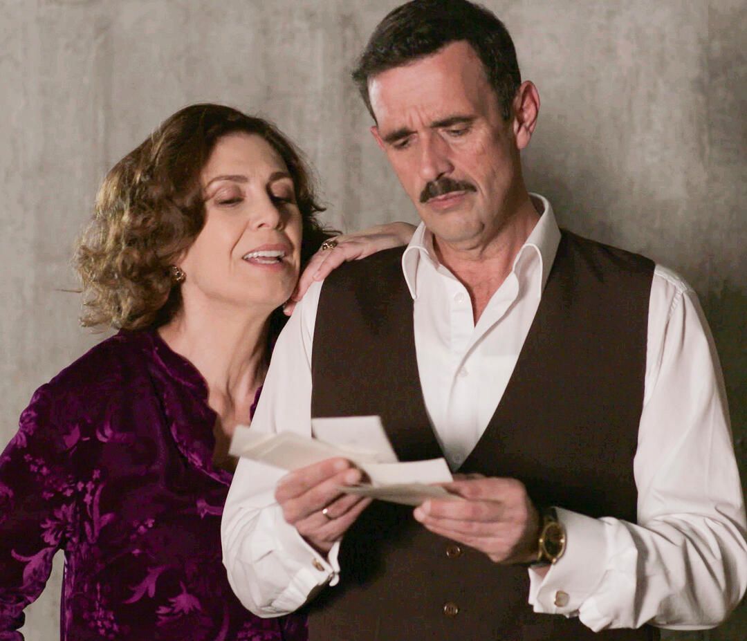 Άγριες-Μέλισσες-Δούκας-Μυρσίνη