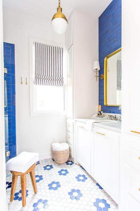 χρυσό-μπλε-και-λευκό-χρώμα-στο-μπάνιο-ιδέες-διακόσμησης μπάνιου-σε-χρυσό-και-λευκό-χρώμα-