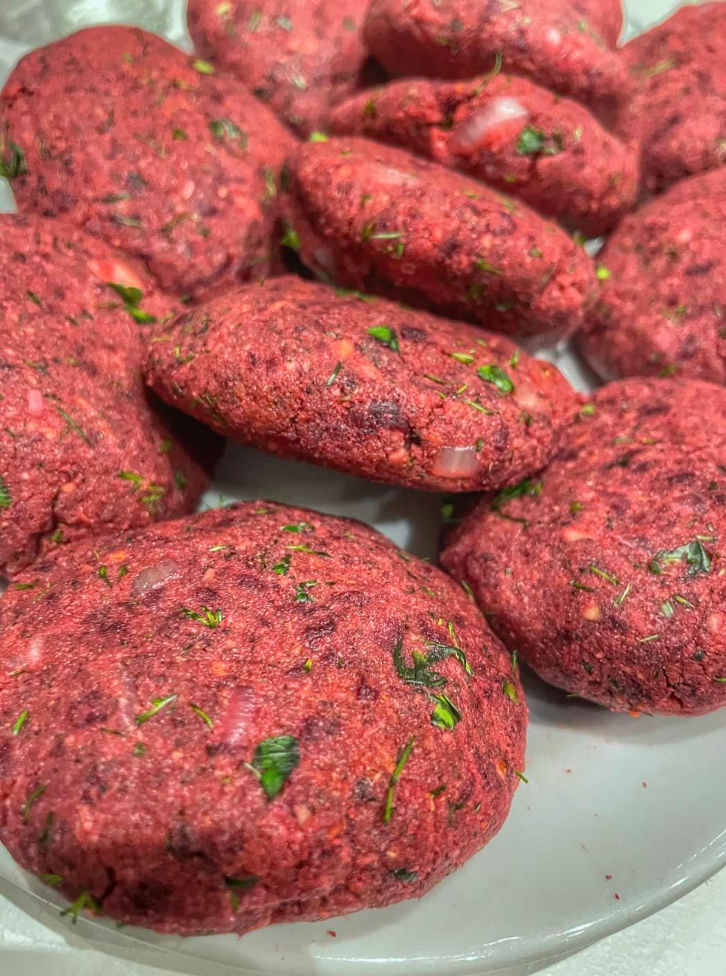 Νηστίσιμα- μπιφτέκια- με- μανιτάρια- και -παντζάρια-