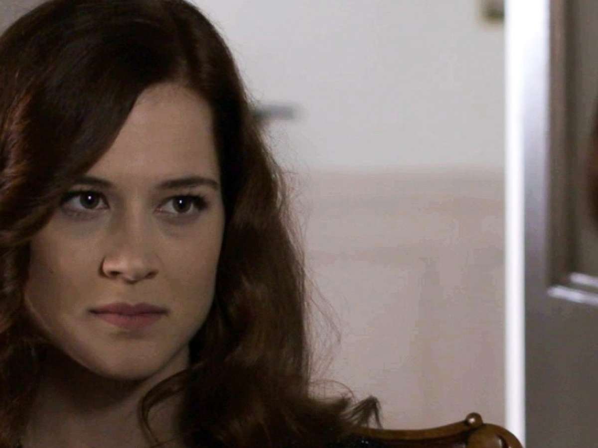 Άγριες-Μέλισσες-Ρένα