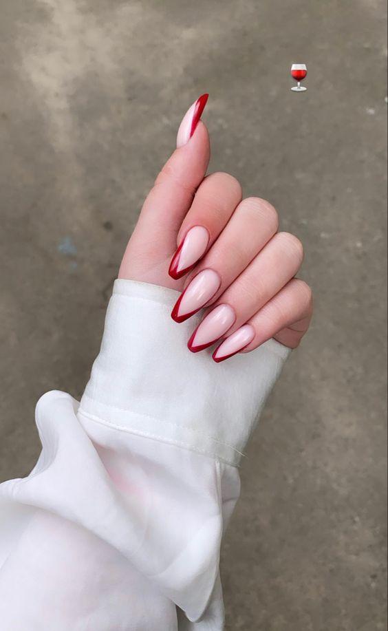 παραλλαγή-γαλλικού μανικιούρ-σε-κόκκινο-ιδέες-για-νύχια-τον-Απρίλιο-