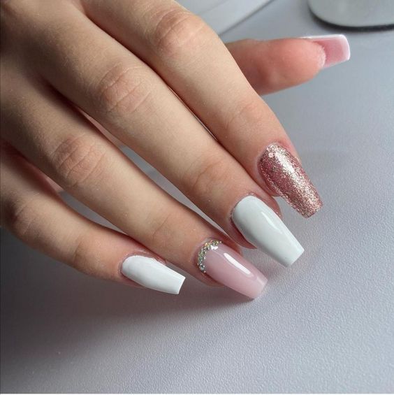 ιδέες-για-νύχια-τον-Απρίλιο 2022-