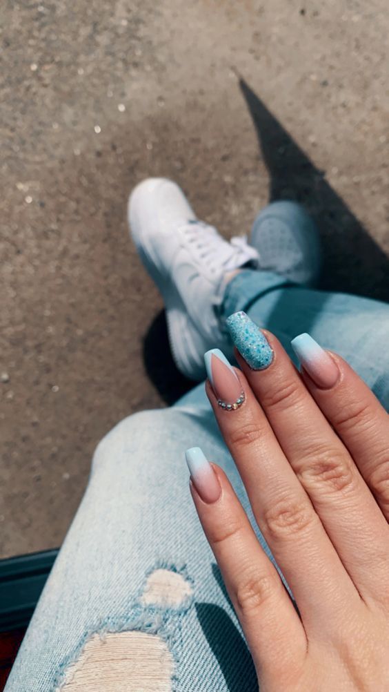 ιδέες-για-νύχια-τον-Απρίλιο 2022-