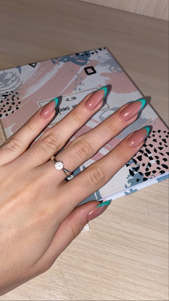 ιδέες-για-νύχια-τον-Απρίλιο 2022-