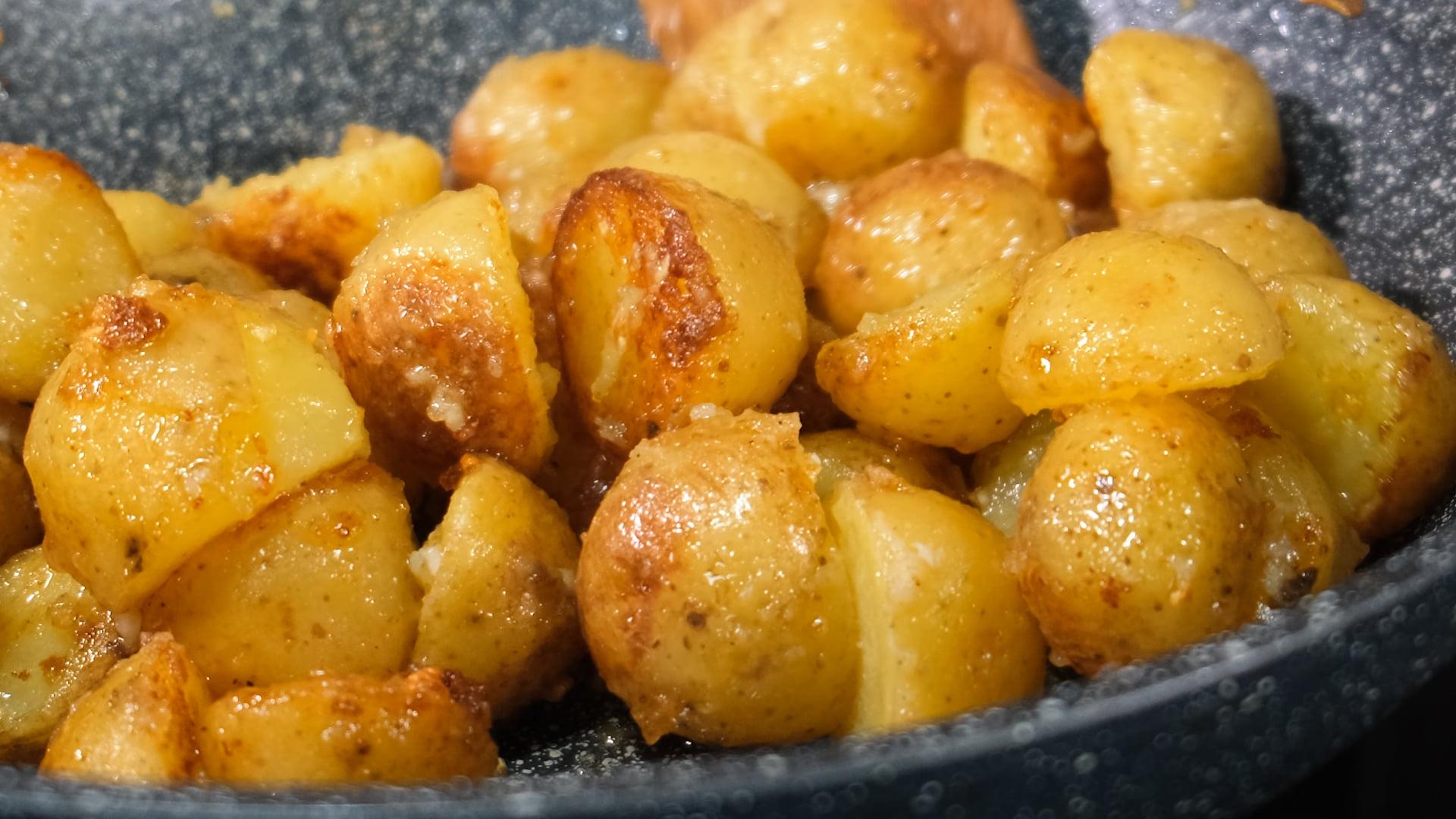 Σκορδάτες- πατάτες- μελωμένες- Σκορδάτες- πατάτες- μελωμένες-