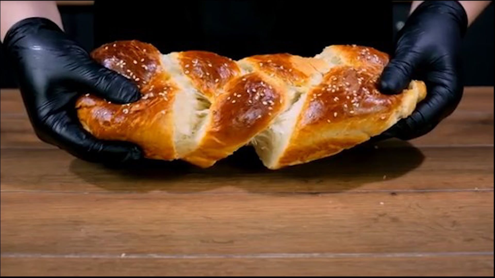 νηστίσιμα-τσουρέκια-για-την-Σαρακοστή-από-τον-Παναγιώτη Παπαδάκη-συνταγή-