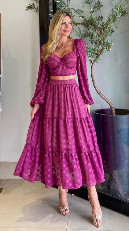 φούξια-φόρεμα-ιδέες-για-ντύσιμο-τον-Απρίλιο 2022-