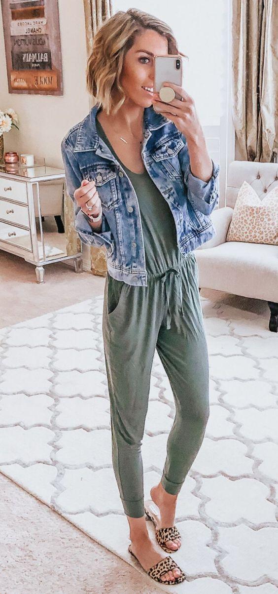 ολόσωμη φόρμα-με-τζιν ζακέτα-ιδέες-για-ντύσιμο-τον-Απρίλιο 2022-