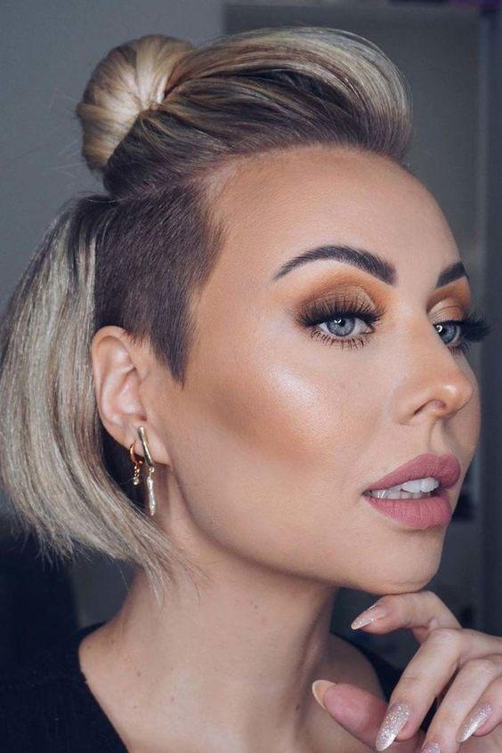 ιδέες-για-χτενίσματα-σε-καρέ-μαλλιά-τον-Απρίλιο 2022-