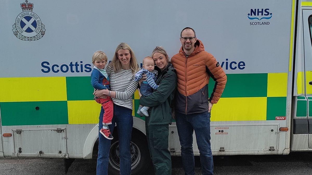 μπαμπάς-ξεγέννησε-το-παιδί-και-το-επανάφερε-στη-ζωή-