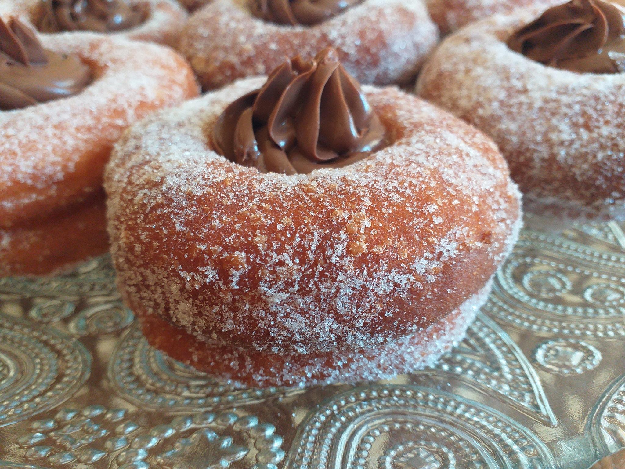 Κουλουράκια- ντόνατς- γεμιστά- με -σοκολάτα-