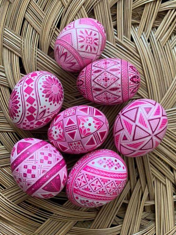 πασχαλινά-αυγά-σε-ροζ-χρώμα-ιδέες-για-να-βάψεις-τα-πασχαλινά-αυγά-