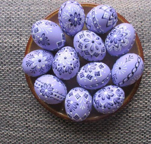 πασχαλινά-αυγά-σε-μοβ-χρώμα-ιδέες-για-να-βάψεις-τα-πασχαλινά-αυγά-