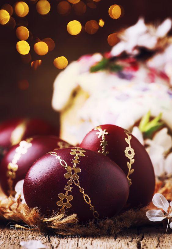 κόκκινα-πασχαλινά-αυγά-με-σχέδια-ιδέες-για-να-βάψεις-τα-πασχαλινά-αυγά-