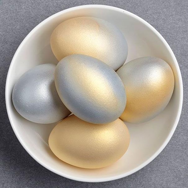 πασχαλινά αυγά-με-γκλίτερ-ιδέες-για-να-βάψεις-τα-πασχαλινά-αυγά-