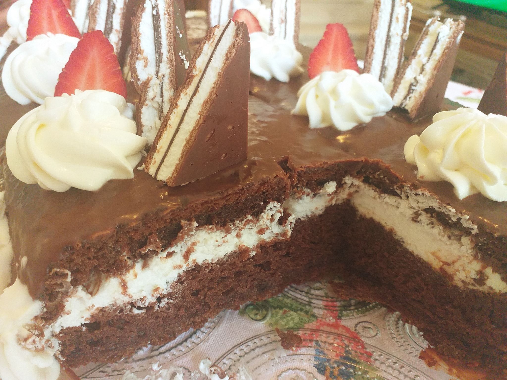 Τούρτα -Kinder- Pingui - Τούρτα -Kinder- Pingui -