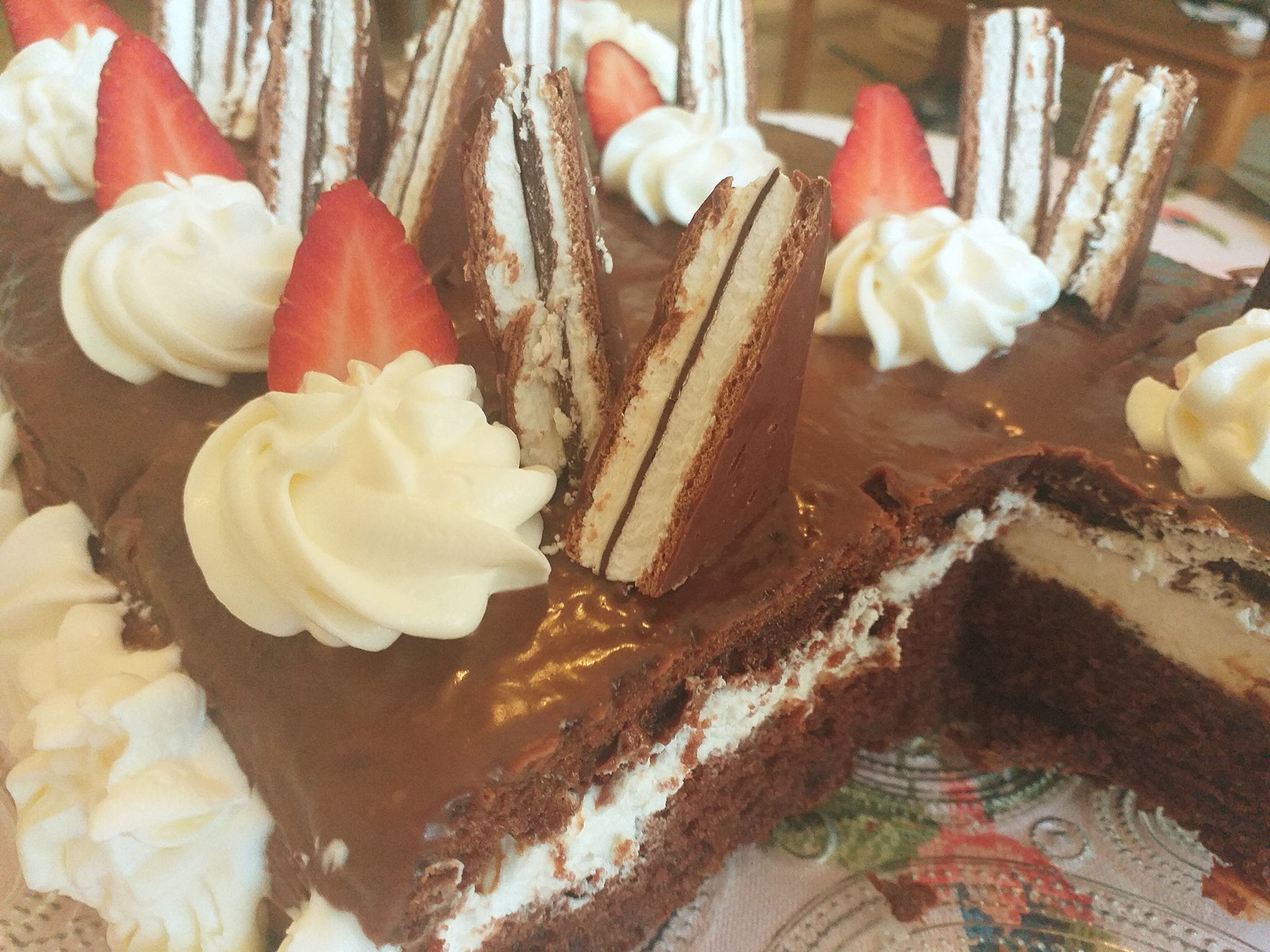 Τούρτα -Kinder- Pingui - Τούρτα -Kinder- Pingui -