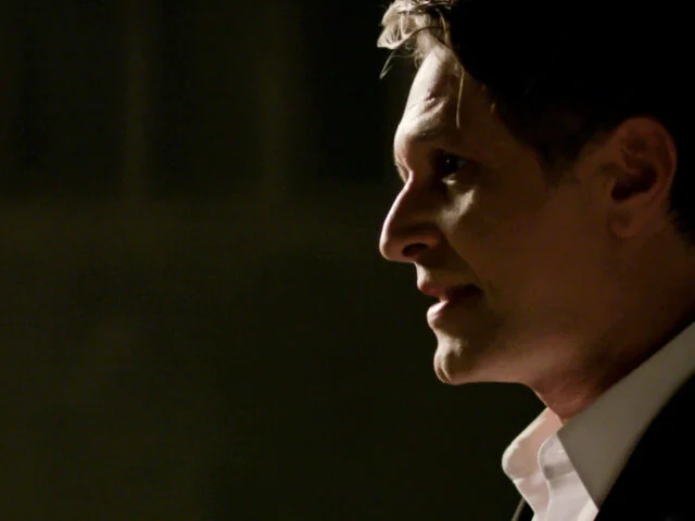 Άγριες μέλισσες : Tα λεφτά του Ακύλα κάνουν φτερά