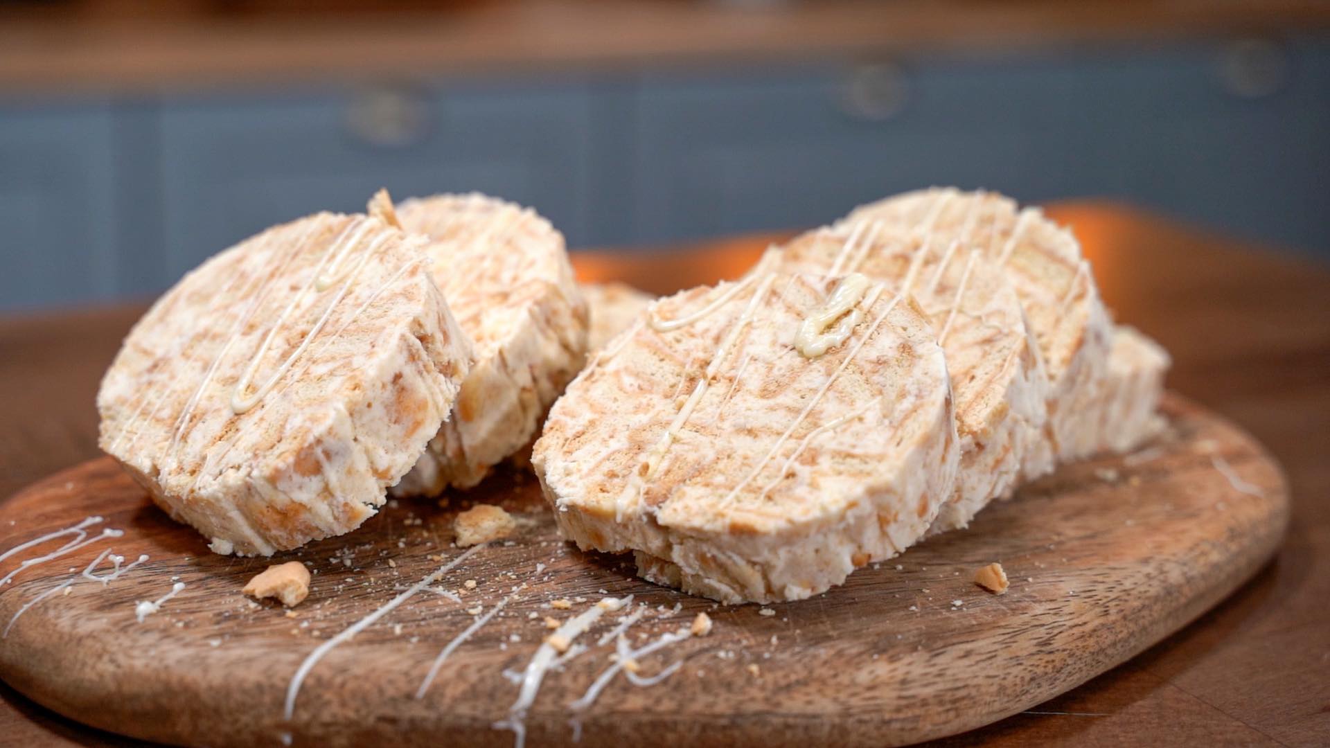 Κορμός- λευκής -σοκολάτας- με -5- υλικά- Κορμός- λευκής -σοκολάτας- με -5- υλικά-