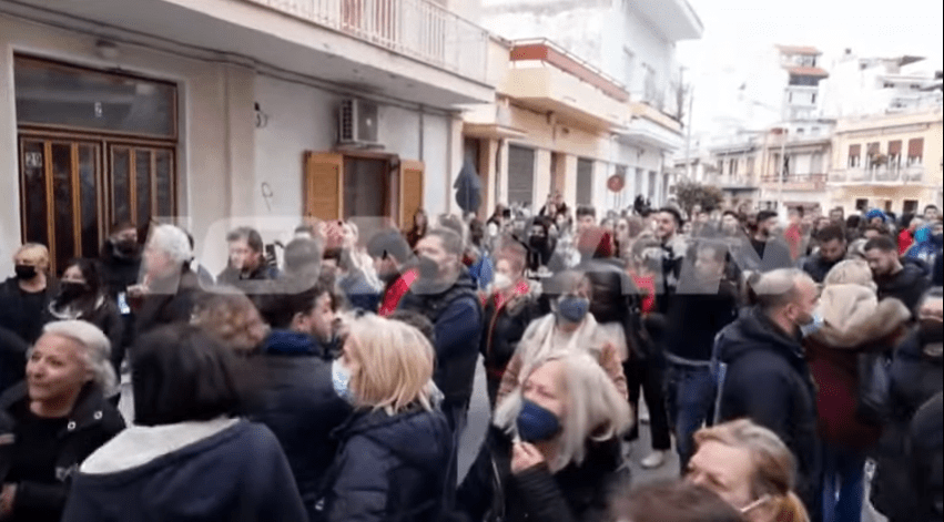 Πάτρα: Βίντεο έξω απο το σπίτι της Ρούλας Πισπιρίγκου