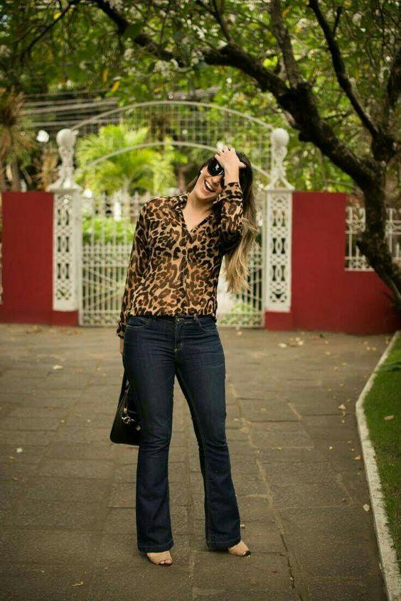 flare-denim-τζιν-παντελόνι-με-μπλούζα-σε-animal print-ιδέες-