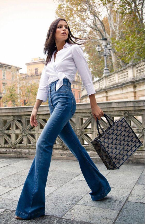 flare-denim-τζιν-παντελόνι-με-λευκό-πουκάμισο-ιδέες-