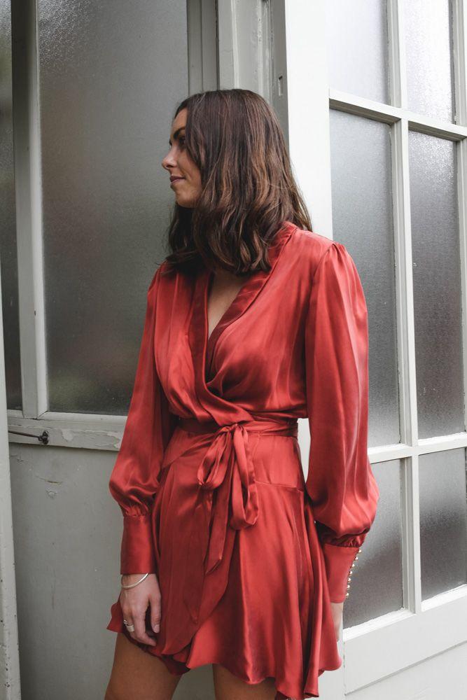 κόκκινο-λινζερί-φόρεμα-total red ντύσιμο-την-Άνοιξη 2022-ιδέες-