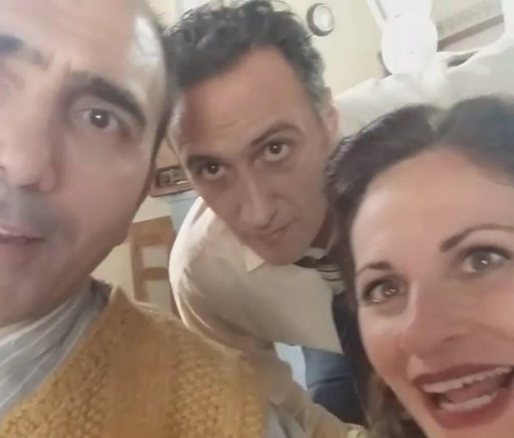 Άγριες Μέλισσες : Βιολέτα είμαι ερωτευμένος μαζί σου