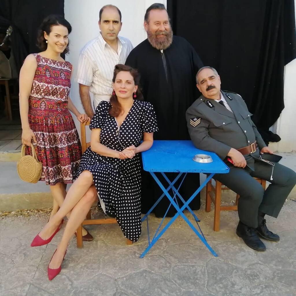 Άγριες Μέλισσες : Βιολέτα είμαι ερωτευμένος μαζί σου