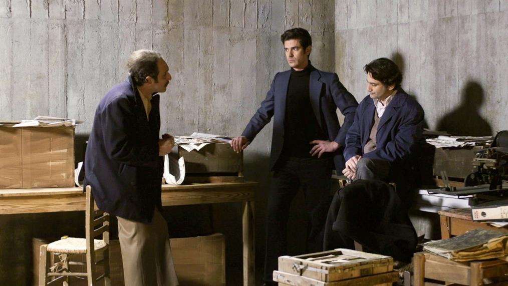 Άγριες μέλισσες: Ο Ακύλας επιστρέφει λυσσασμένος για να τελειώσει το Διαφάνι