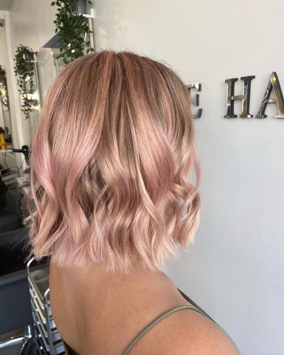 ροζ-ξανθά-μαλλιά-τάσεις-στα-ξανθά-μαλλιά 2022-ιδέες-