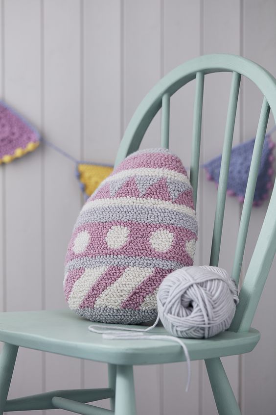 μαξιλάρια-με-πασχαλινά αυγά-τάσεις-στην-διακόσμηση-για-το-Πάσχα 2022-ιδέες- μαξιλάρια-με-πασχαλινά αυγά-τάσεις-στην-διακόσμηση-για-το-Πάσχα 2022-ιδέες-