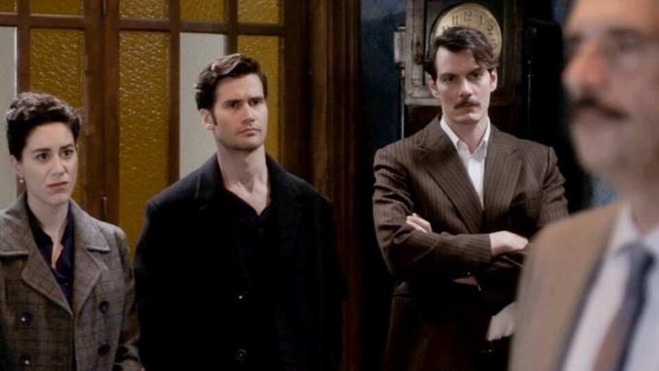 Άγριες Μέλισσες: Πάντα μία τιποτένια θα είσαι και τίποτα περισσότερο