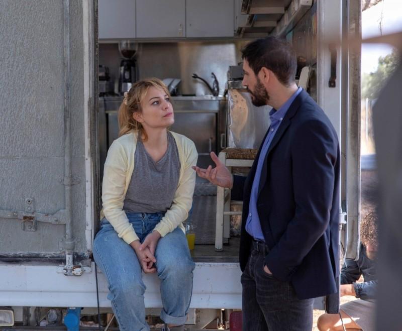 Σασμός-το-πρώτο-φιλί-ανάμεσα-σε-Άσπα-και-Άγγελο- Σασμός-το-πρώτο-φιλί-ανάμεσα-σε-Άσπα-και-Άγγελο-