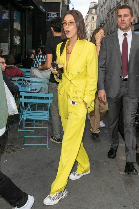 κίτρινο-σακάκι-total-yellow-outfits-ιδέες-για-την-Άνοιξη-Καλοκαίρι 2022-