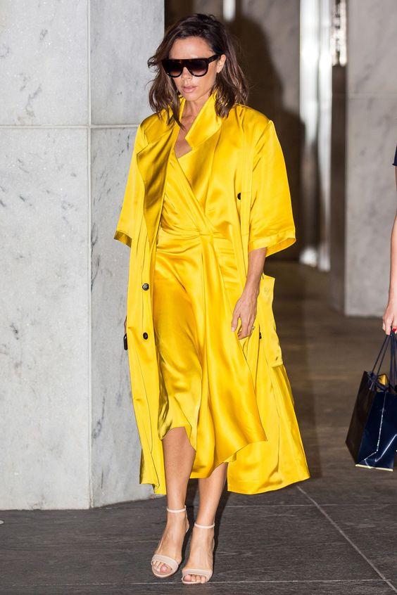 total-yellow-outfits-ιδέες-για-την-Άνοιξη-Καλοκαίρι 2022-